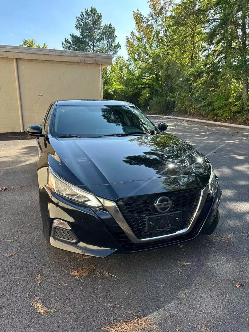 2019 Nissan Altima SR photo 6