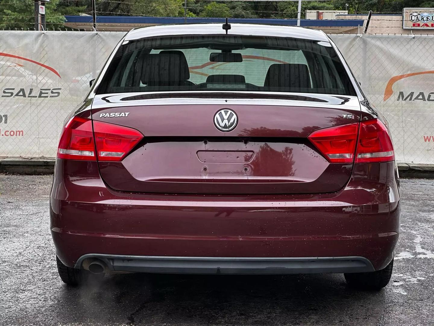 2014 Volkswagen Passat - Image 8