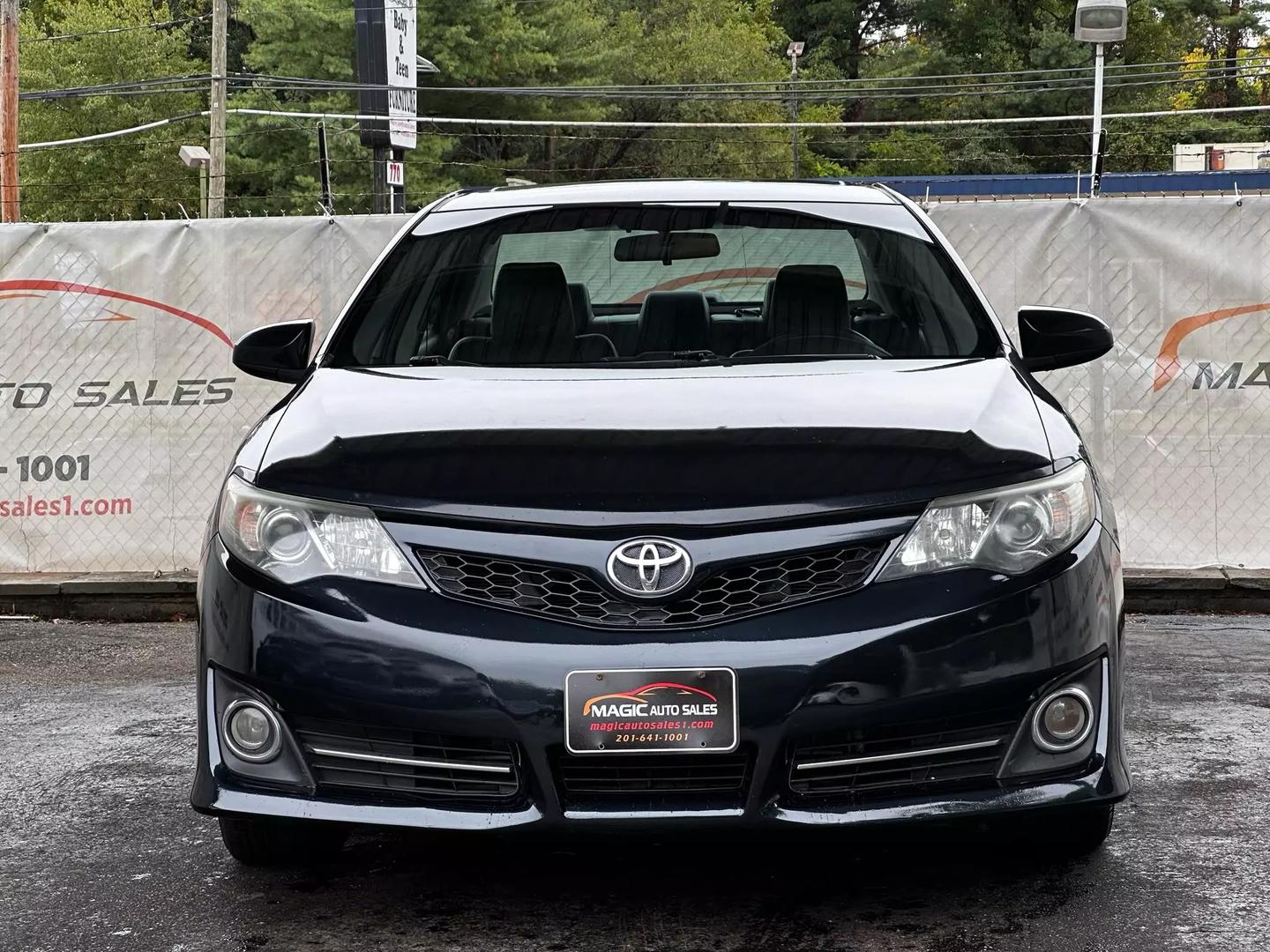 2014 Toyota Camry - Image 5