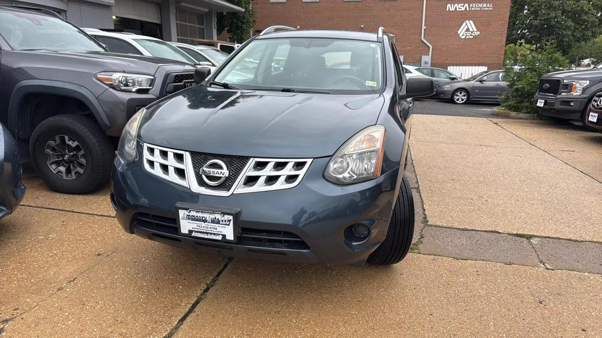 2014 Nissan Rogue Select S photo 3