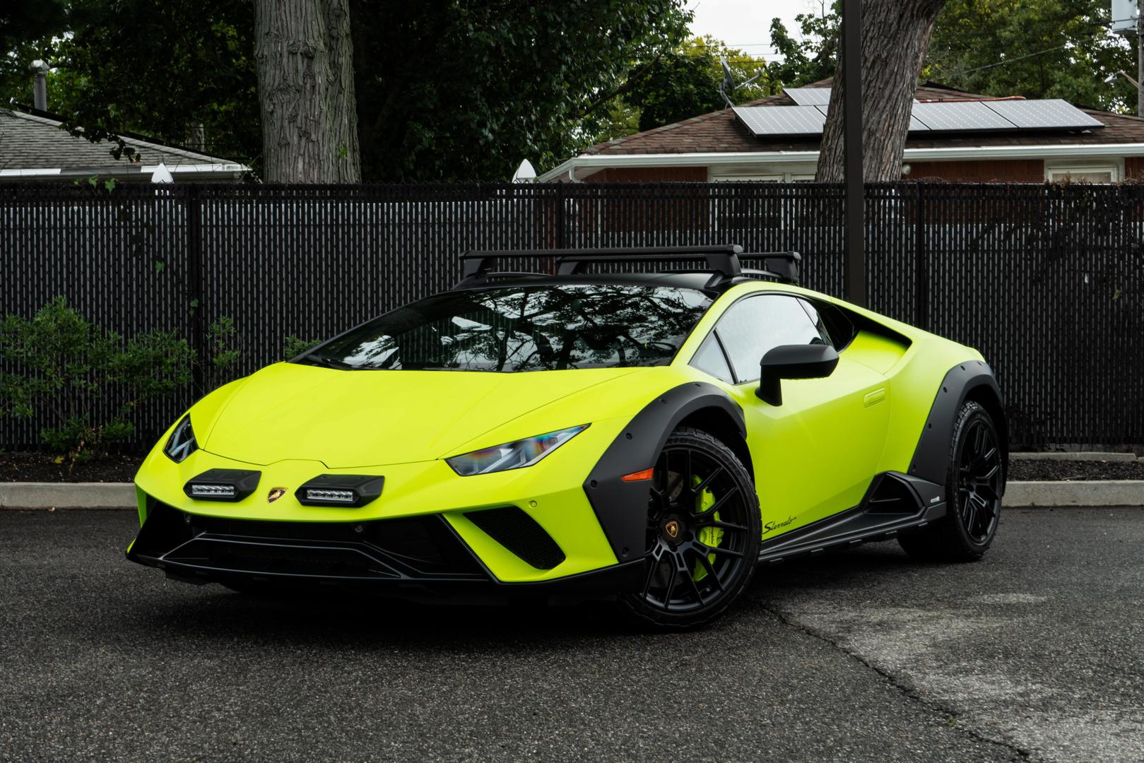 2023 Lamborghini Huracan - Image 1