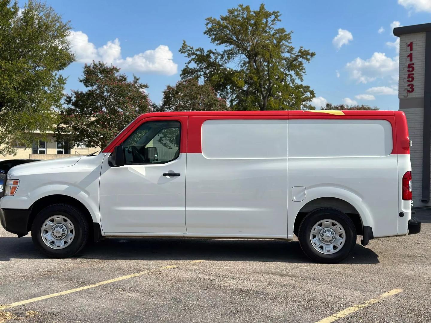 2018 Nissan Nv2500 Hd Cargo - Image 4