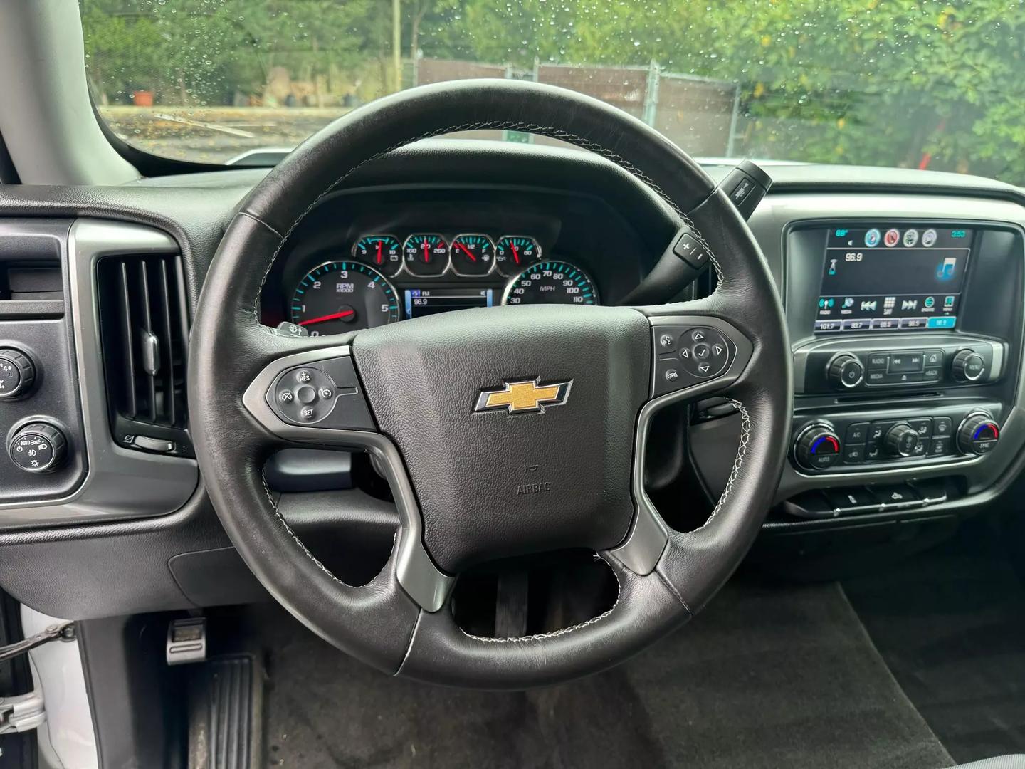 2018 Chevrolet Silverado 1500 LT photo 18