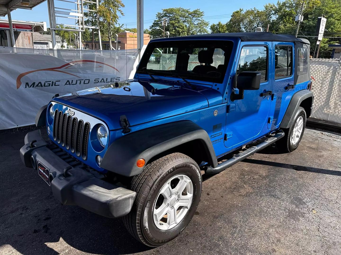 2016 Jeep Wrangler - Image 10