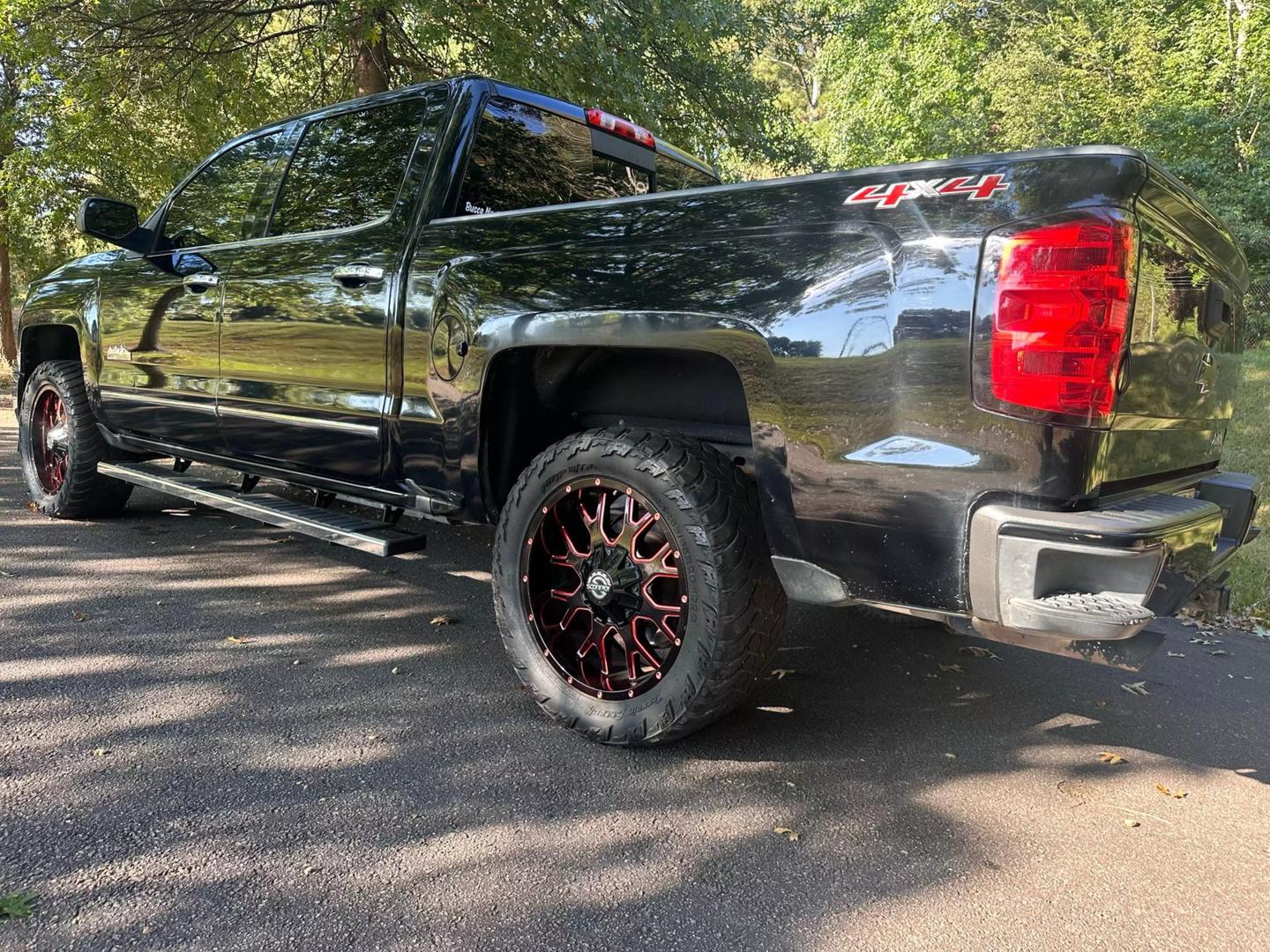 2015 Chevrolet Silverado 1500 High Country photo 8