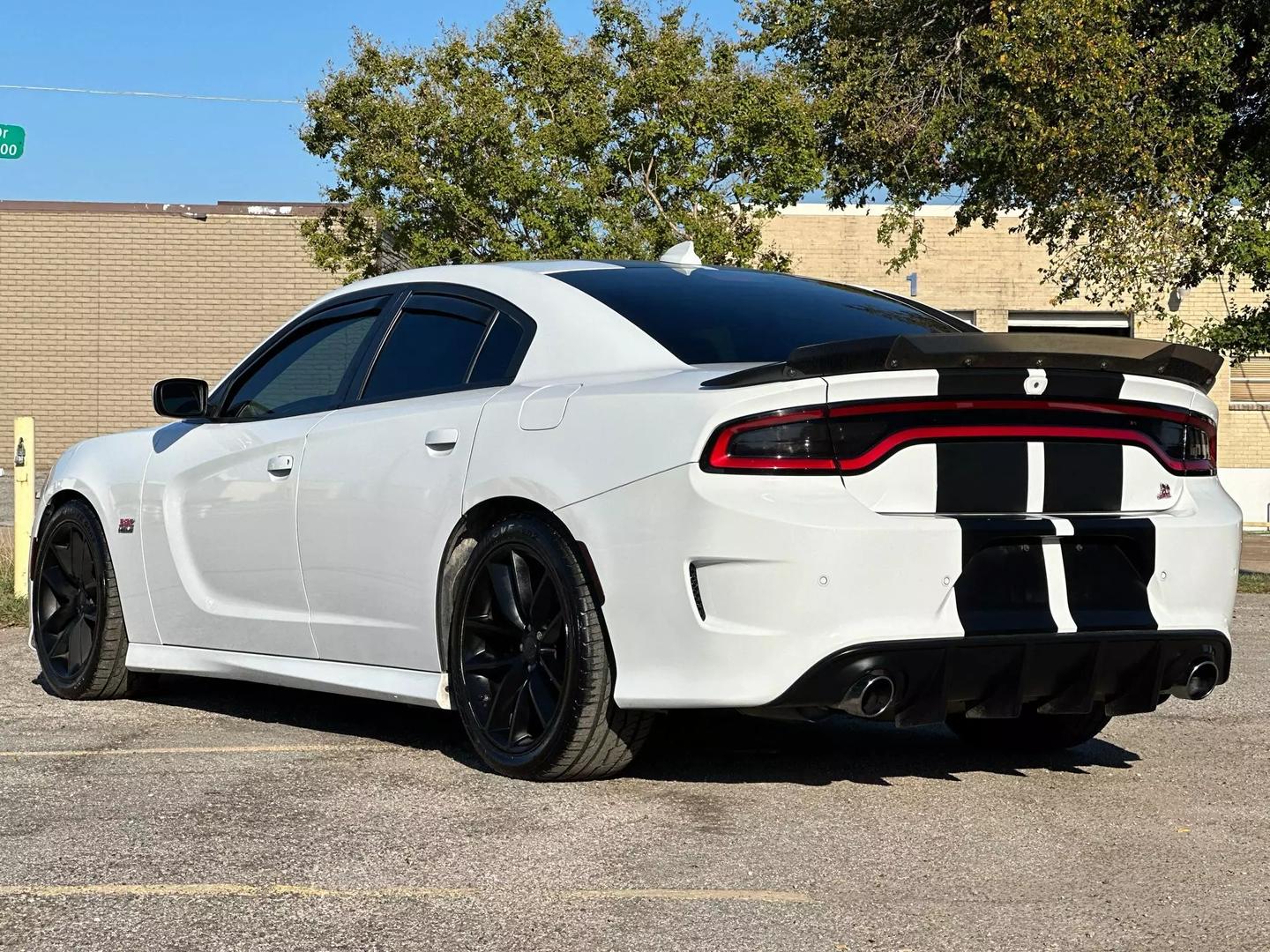 2018 Dodge Charger - Image 5