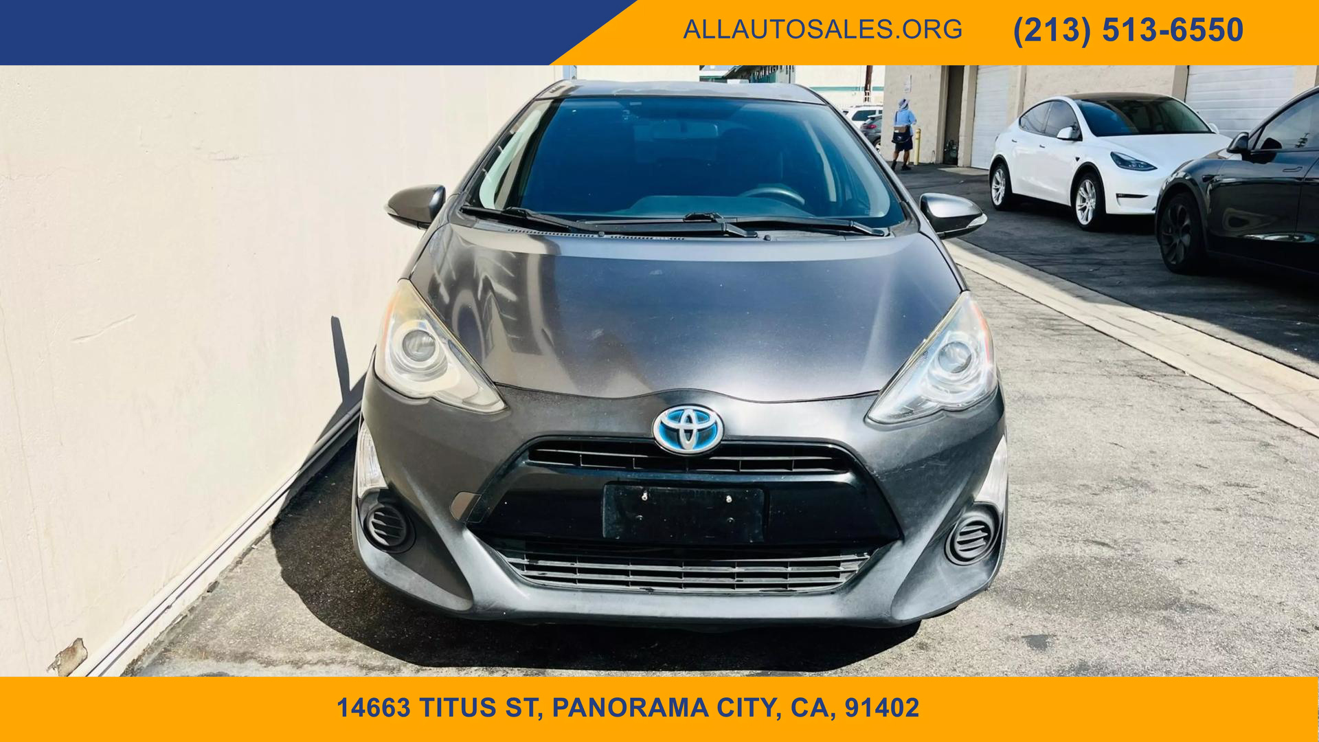 2015 Toyota Prius c Two photo 8