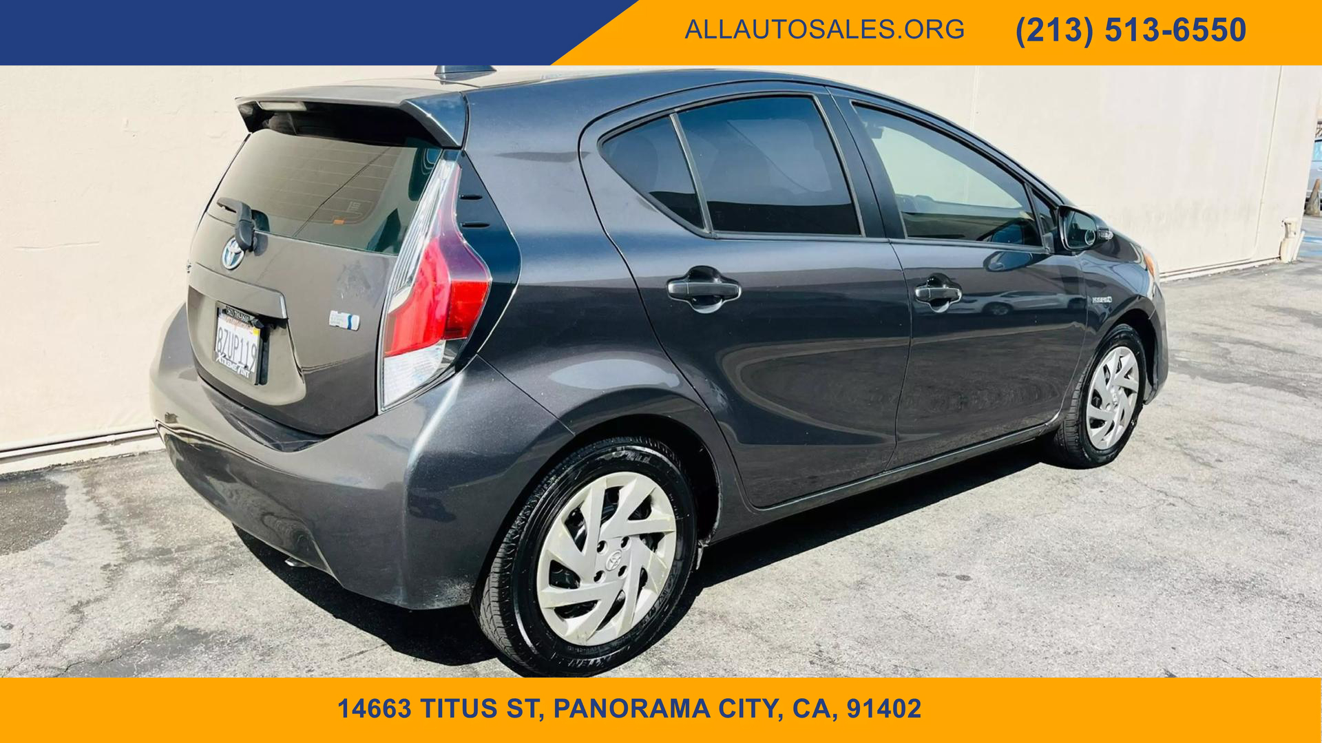 2015 Toyota Prius c Two photo 5