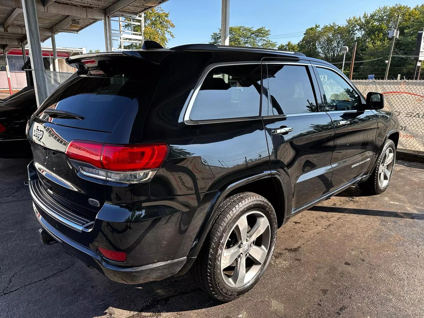 2015 Jeep Grand Cherokee - Image 12