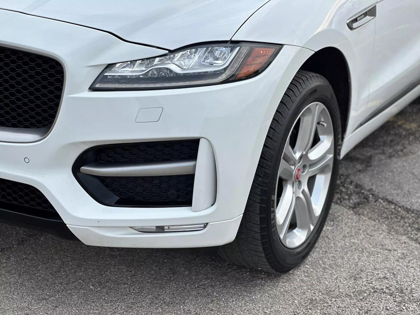 2018 Jaguar F-pace - Image 13