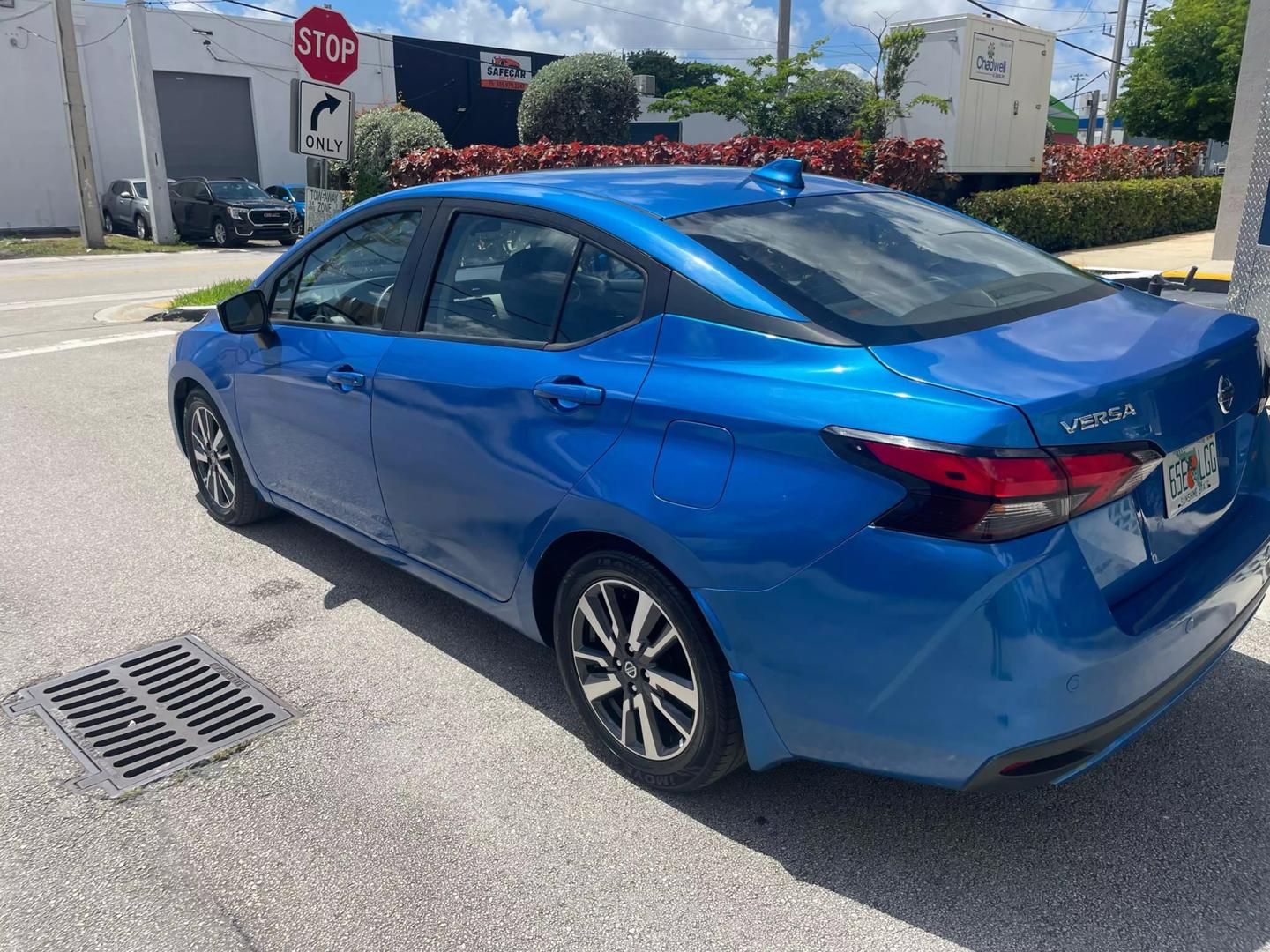 2020 Nissan Versa Sedan SV photo 5