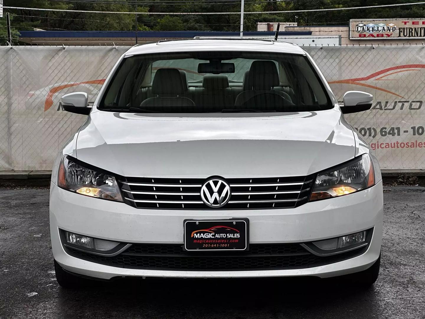 2015 Volkswagen Passat - Image 5