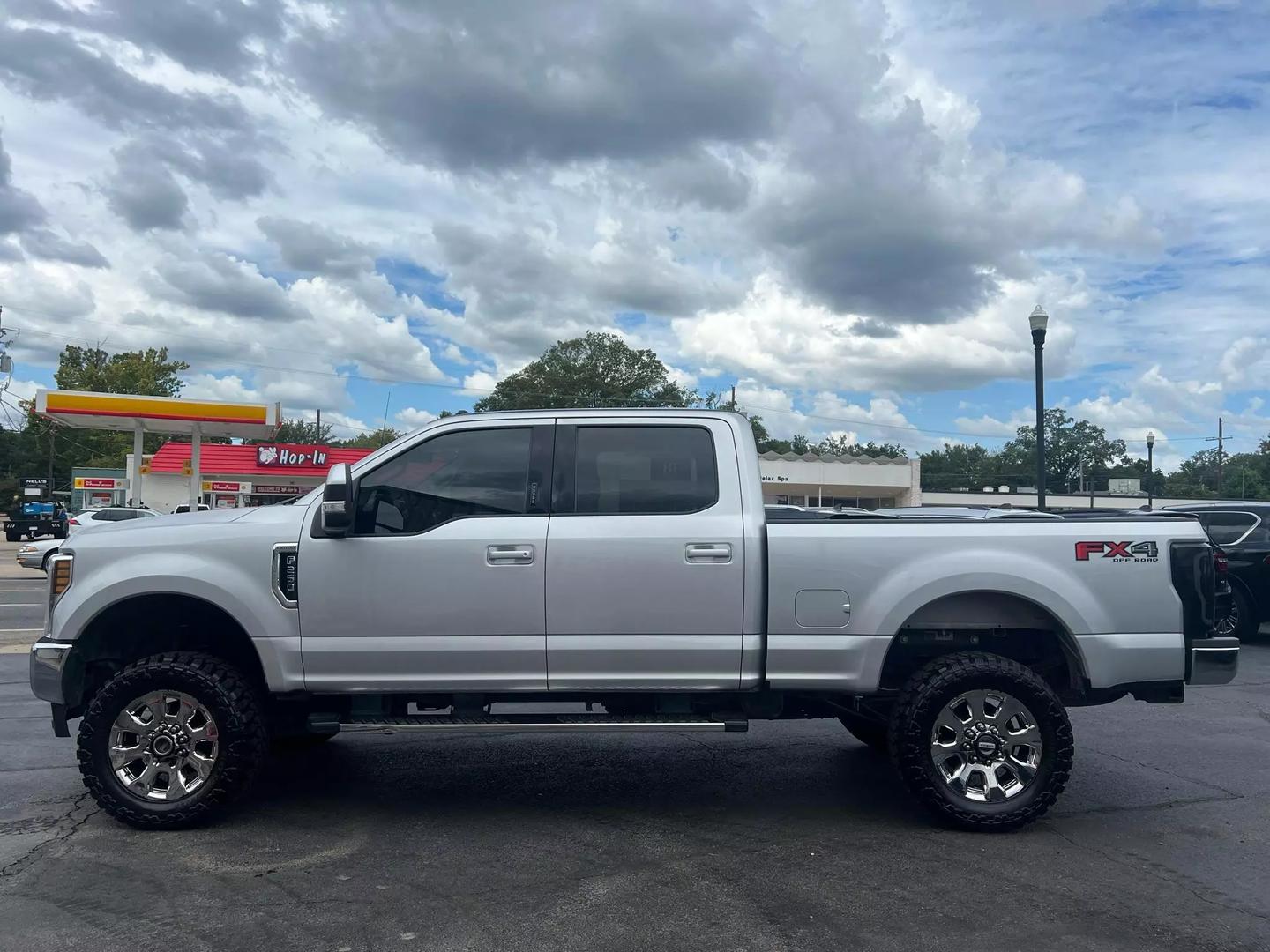 2019 Ford F250 Super Duty Crew Cab - Image 2