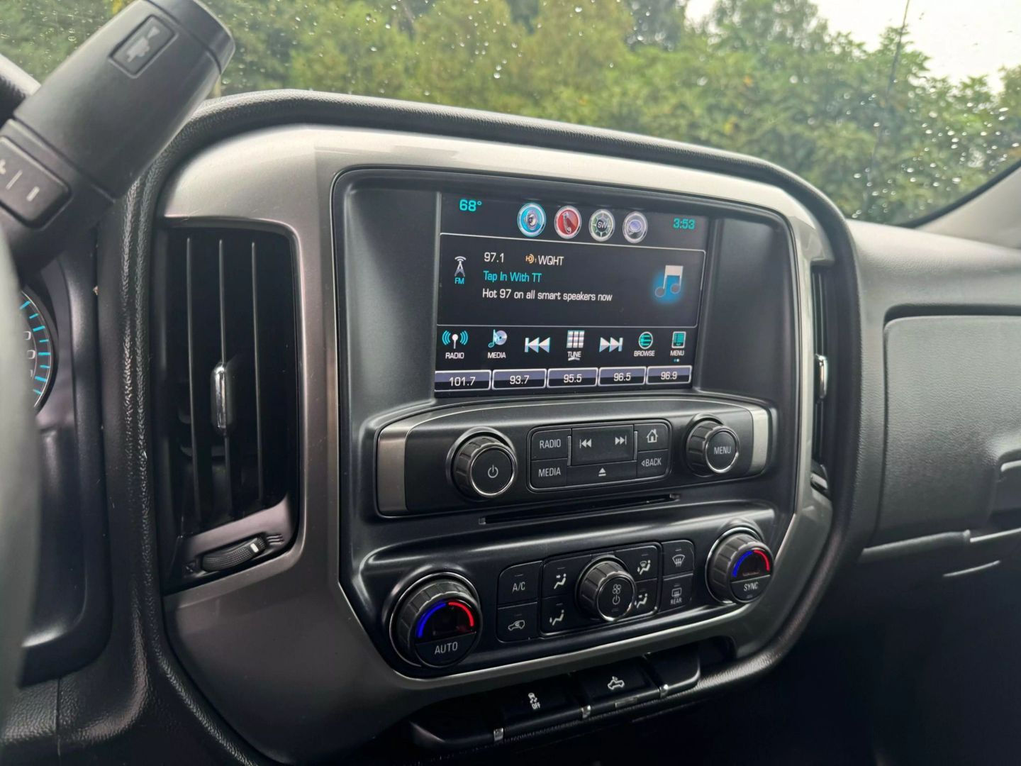 2018 Chevrolet Silverado 1500 LT photo 20