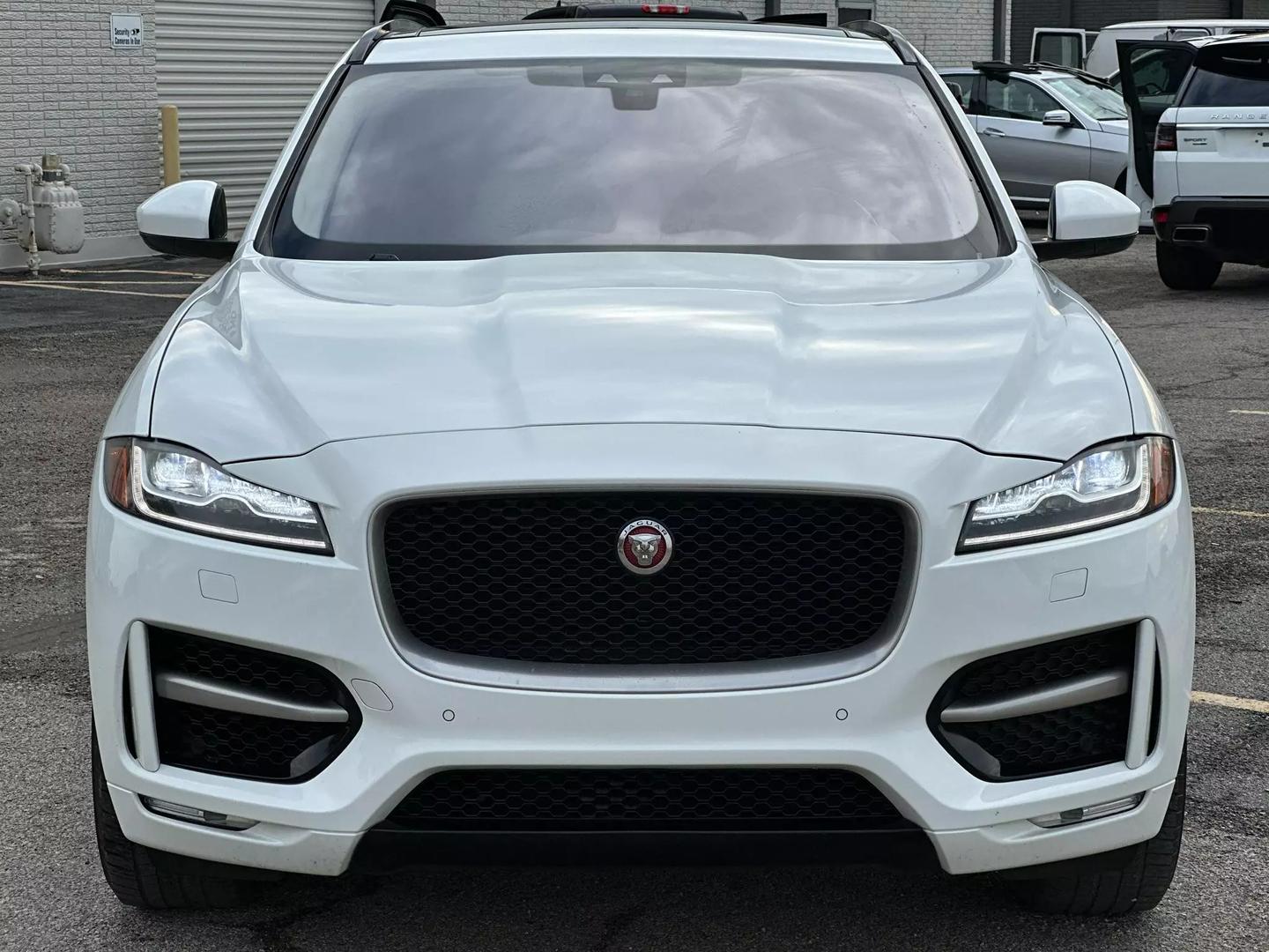 2018 Jaguar F-pace - Image 11