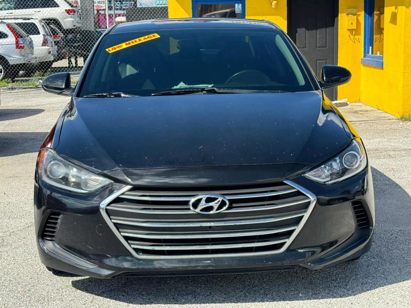 2018 Hyundai Elantra SEL photo 2