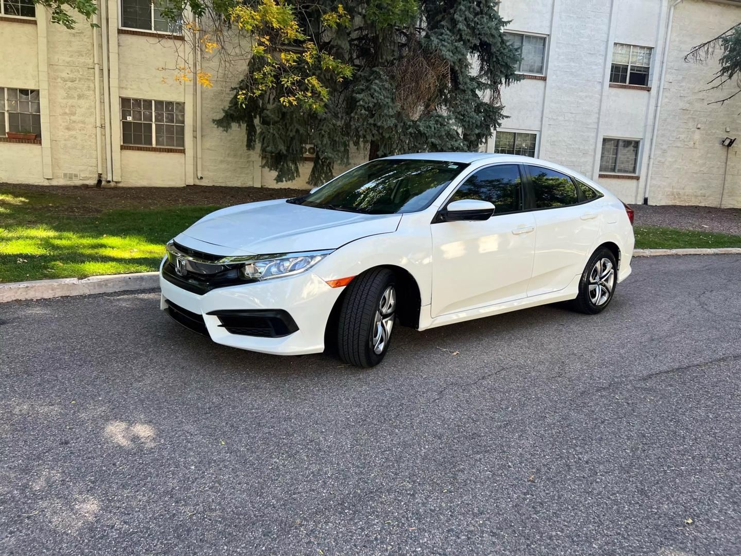 2017 Honda Civic LX photo 4