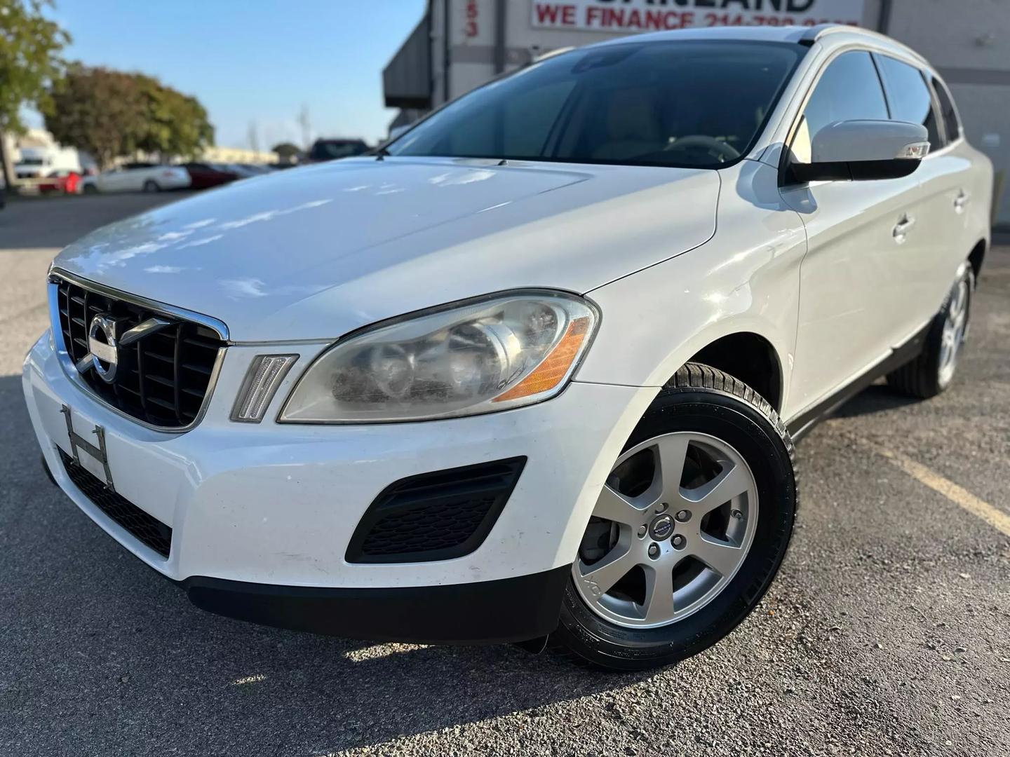 2012 Volvo Xc60 - Image 3