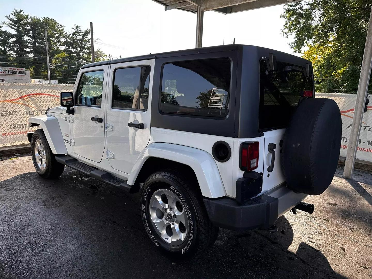 2013 Jeep Wrangler - Image 13