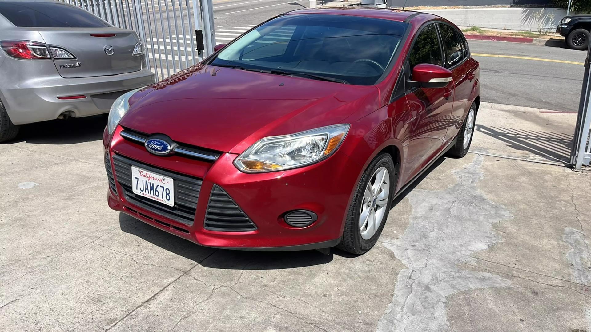 2014 Ford Focus SE photo 2