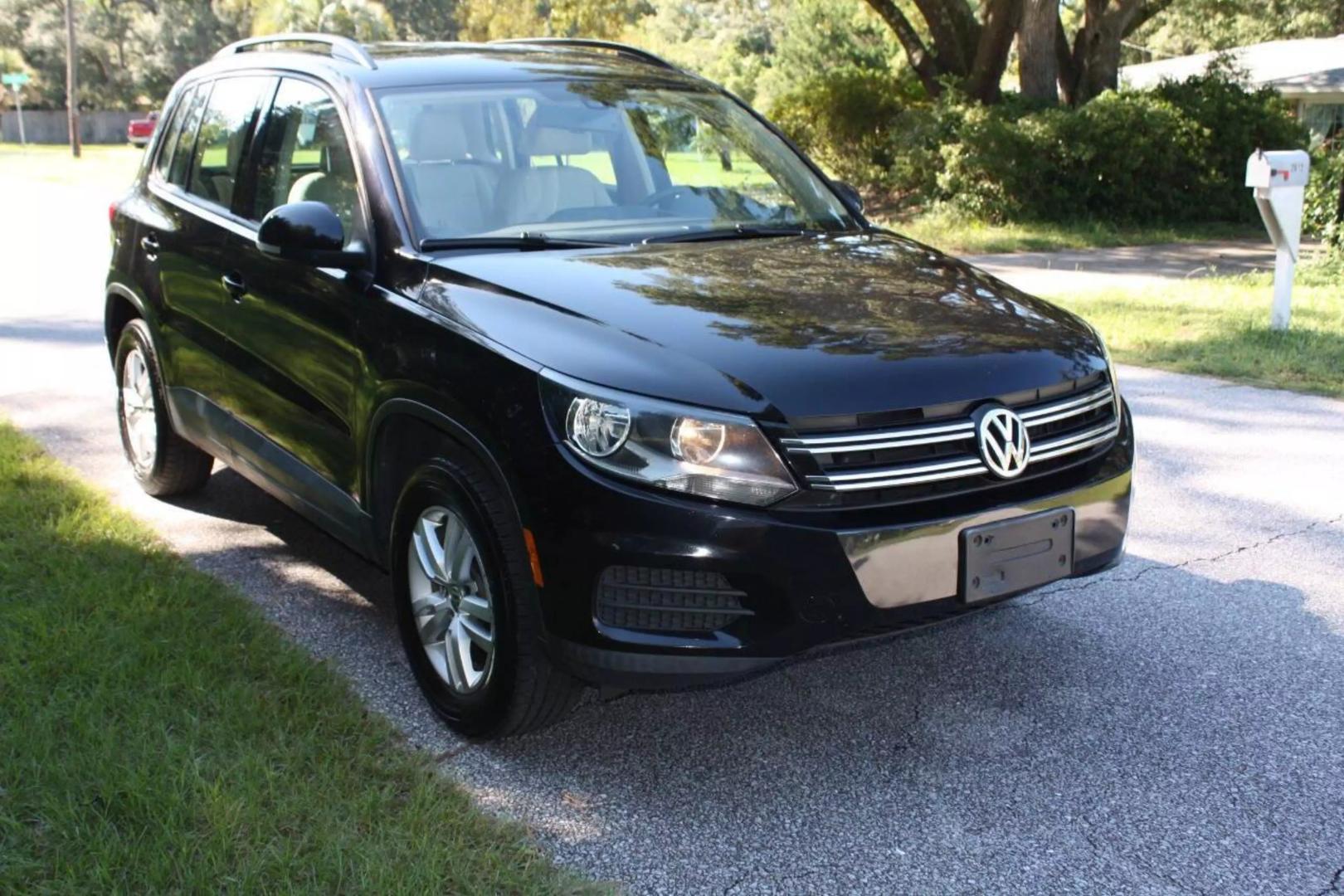 2016 Volkswagen Tiguan S photo 10