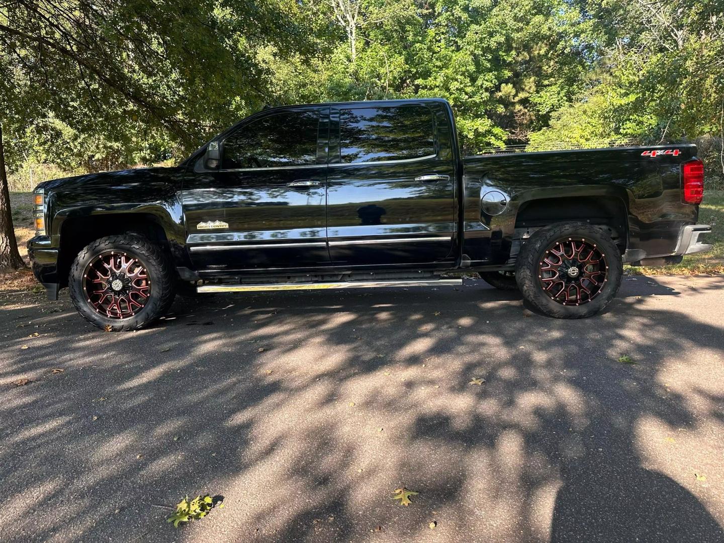 2015 Chevrolet Silverado 1500 High Country photo 9