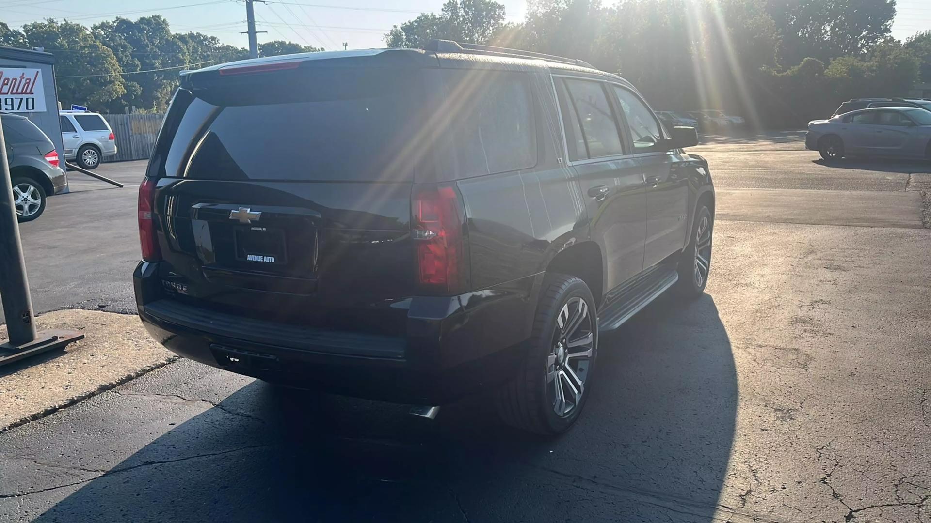 2016 Chevrolet Tahoe LT photo 5