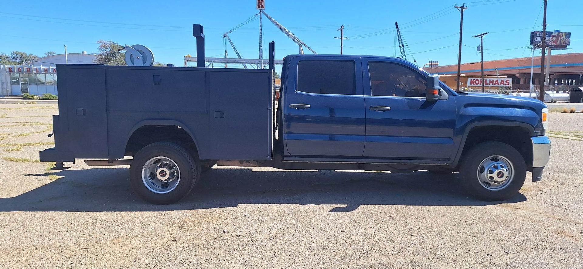 2015 GMC Sierra 3500 Chassis Cab SLE photo 5