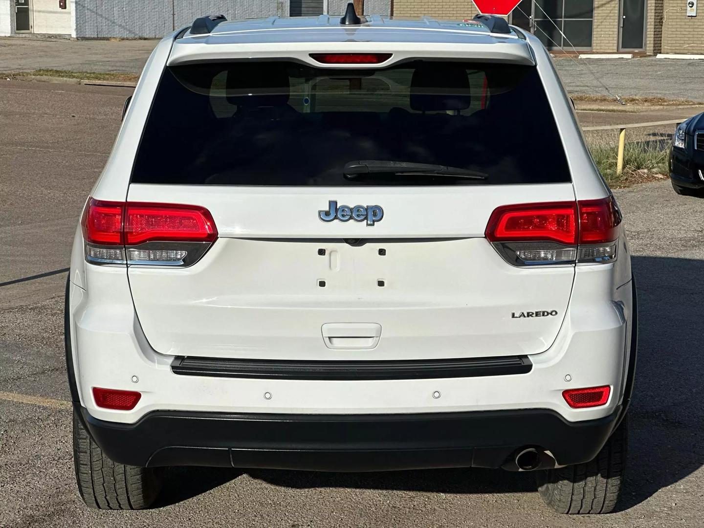 2017 Jeep Grand Cherokee - Image 7