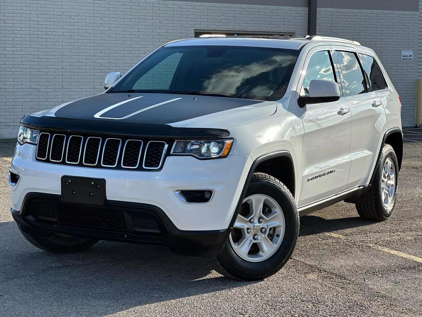 2017 Jeep Grand Cherokee - Image 3