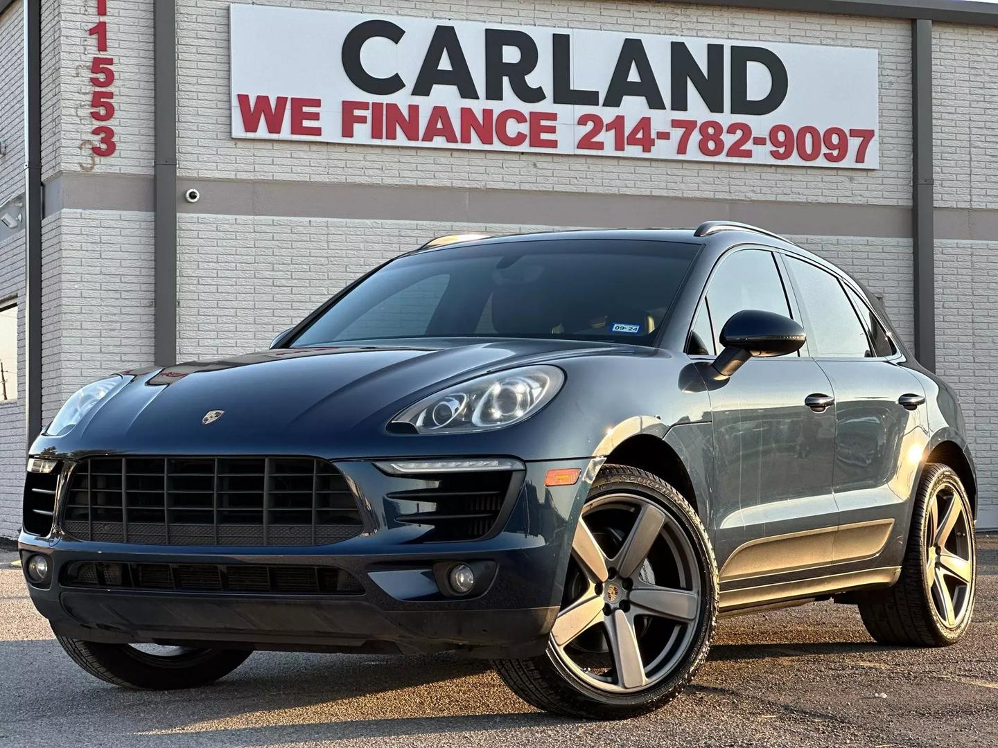 2016 Porsche Macan - Image 1