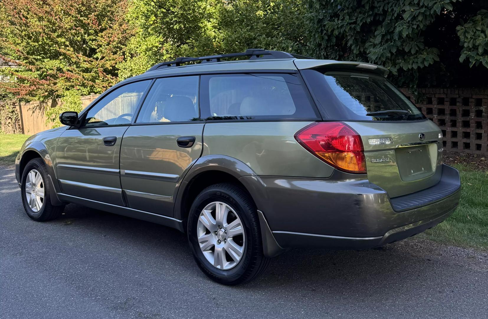 2005 Subaru Outback I photo 6