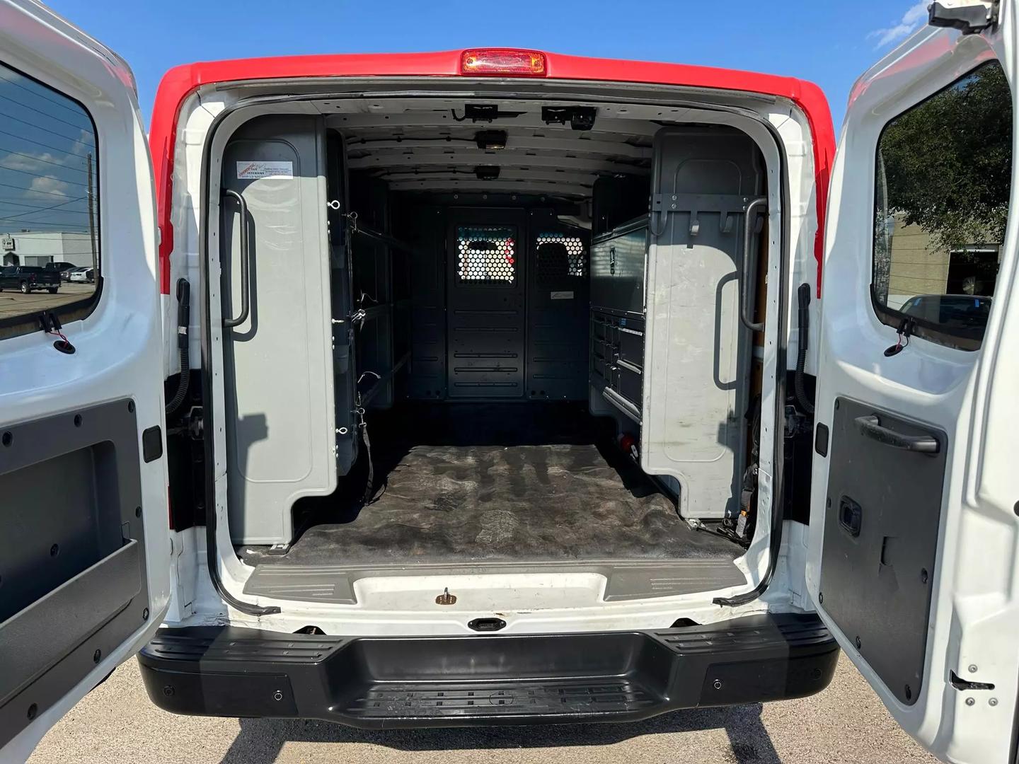 2018 Nissan Nv2500 Hd Cargo - Image 18