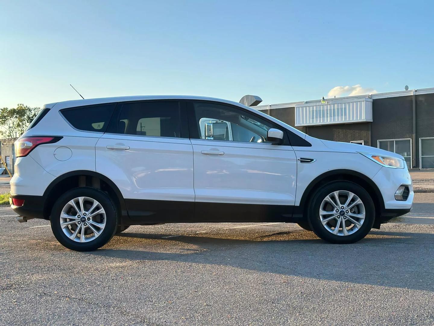 2017 Ford Escape - Image 9