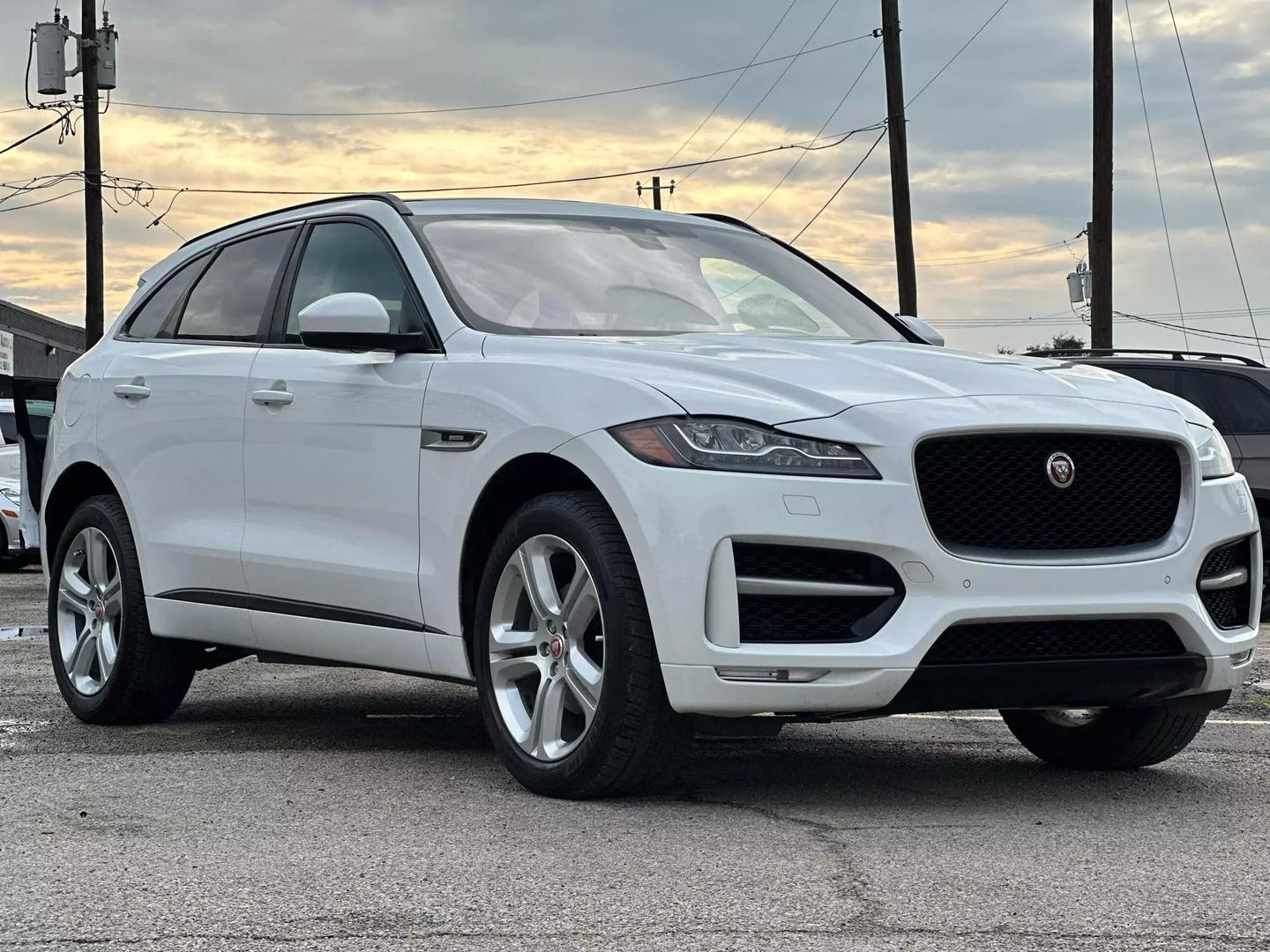 2018 Jaguar F-pace - Image 10