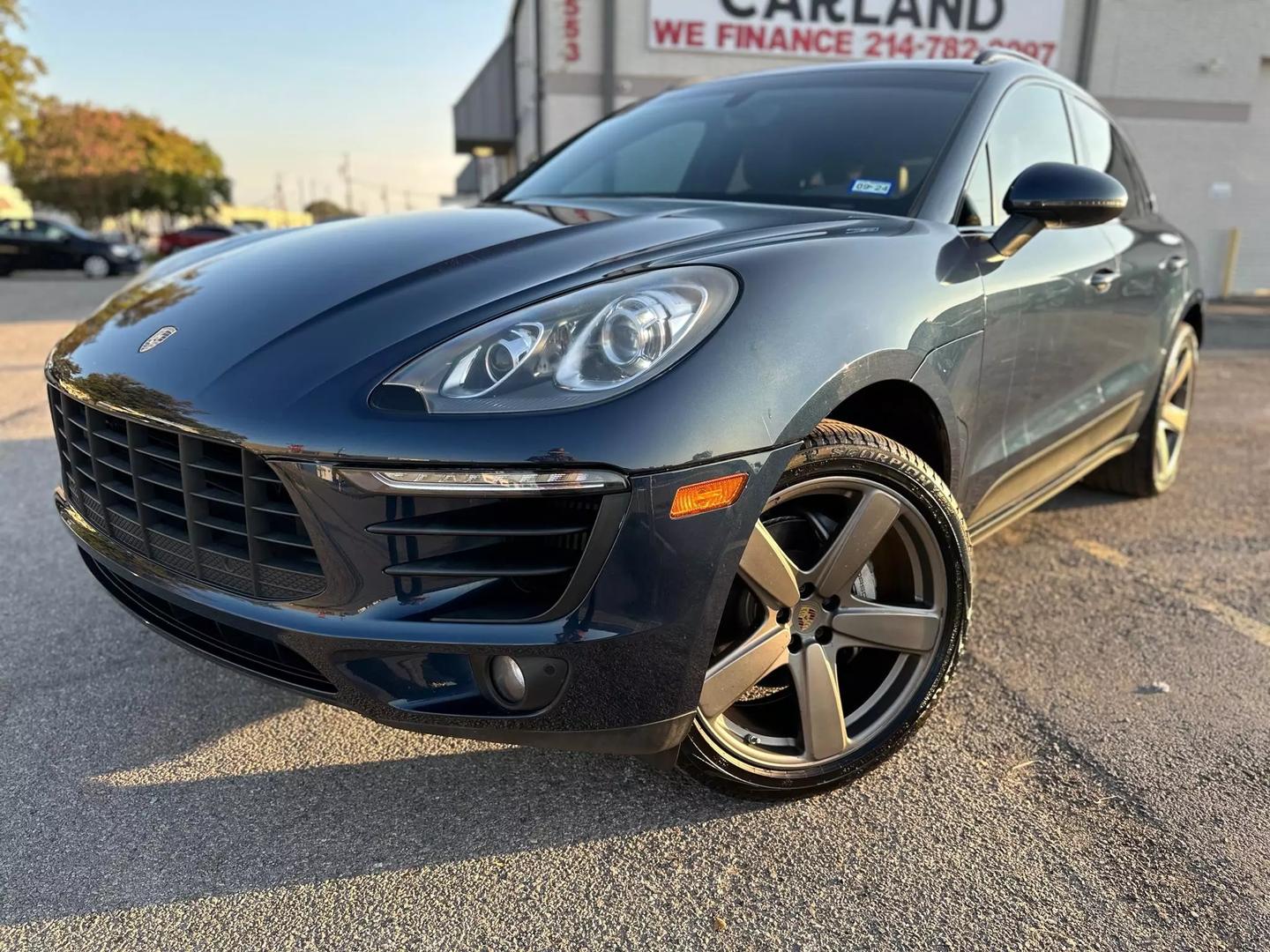 2016 Porsche Macan - Image 3