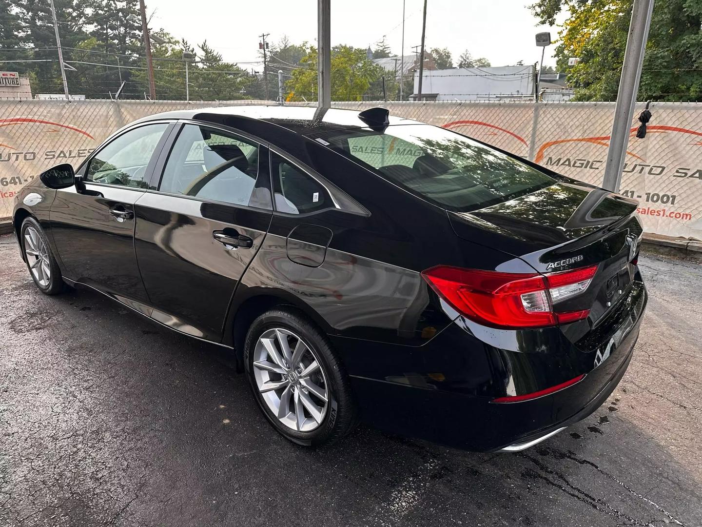 2021 Honda Accord - Image 13