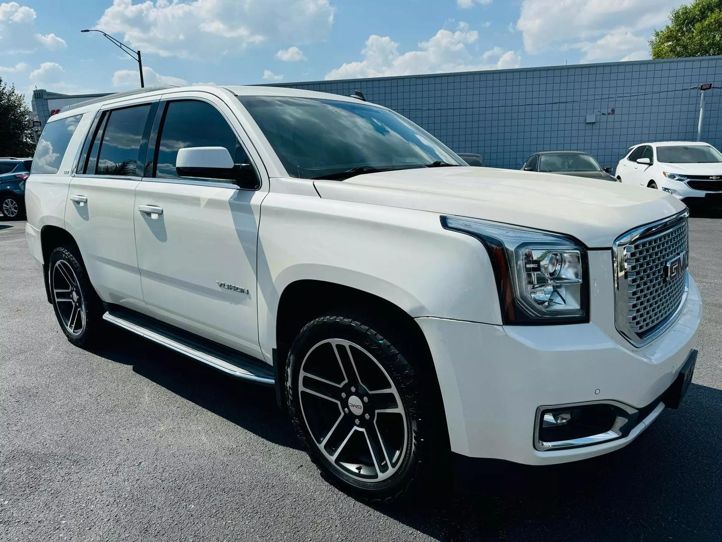 2015 GMC Yukon SLT photo 2