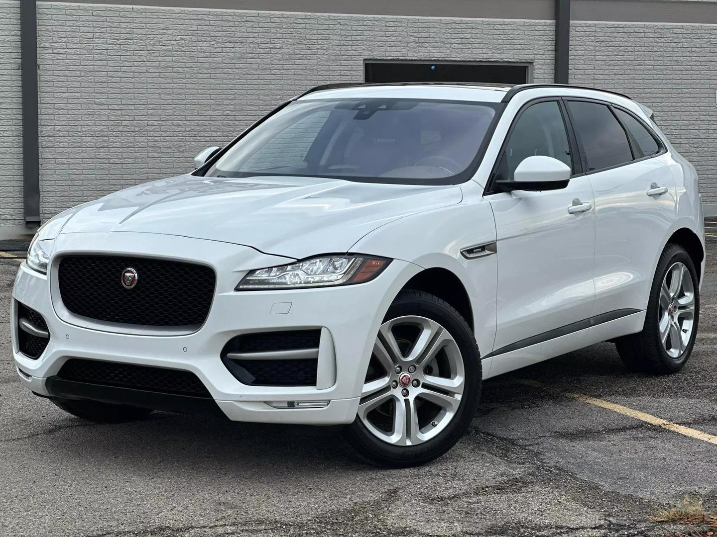 2018 Jaguar F-pace - Image 2