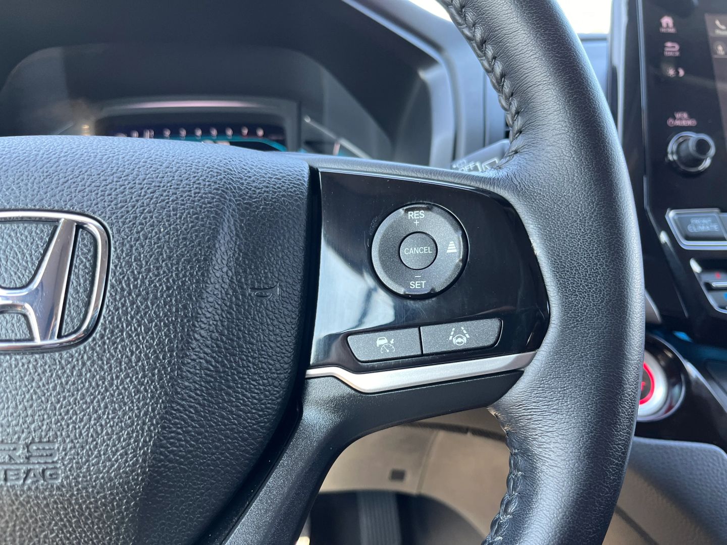 2022 HONDA ODYSSEY VAN V6, I-VTEC, 3.5 LITER TOURING MINIVAN 4D