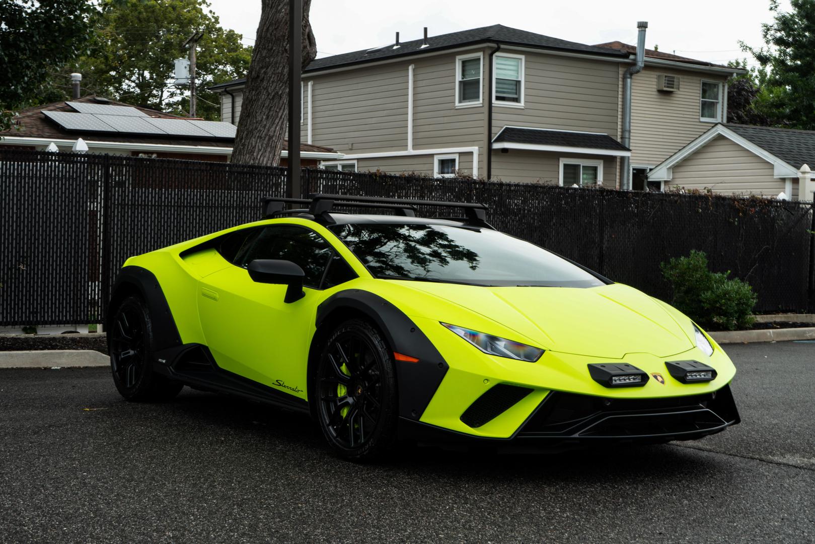 2023 Lamborghini Huracan - Image 2