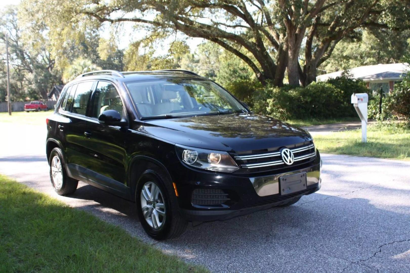 2016 Volkswagen Tiguan S photo 12