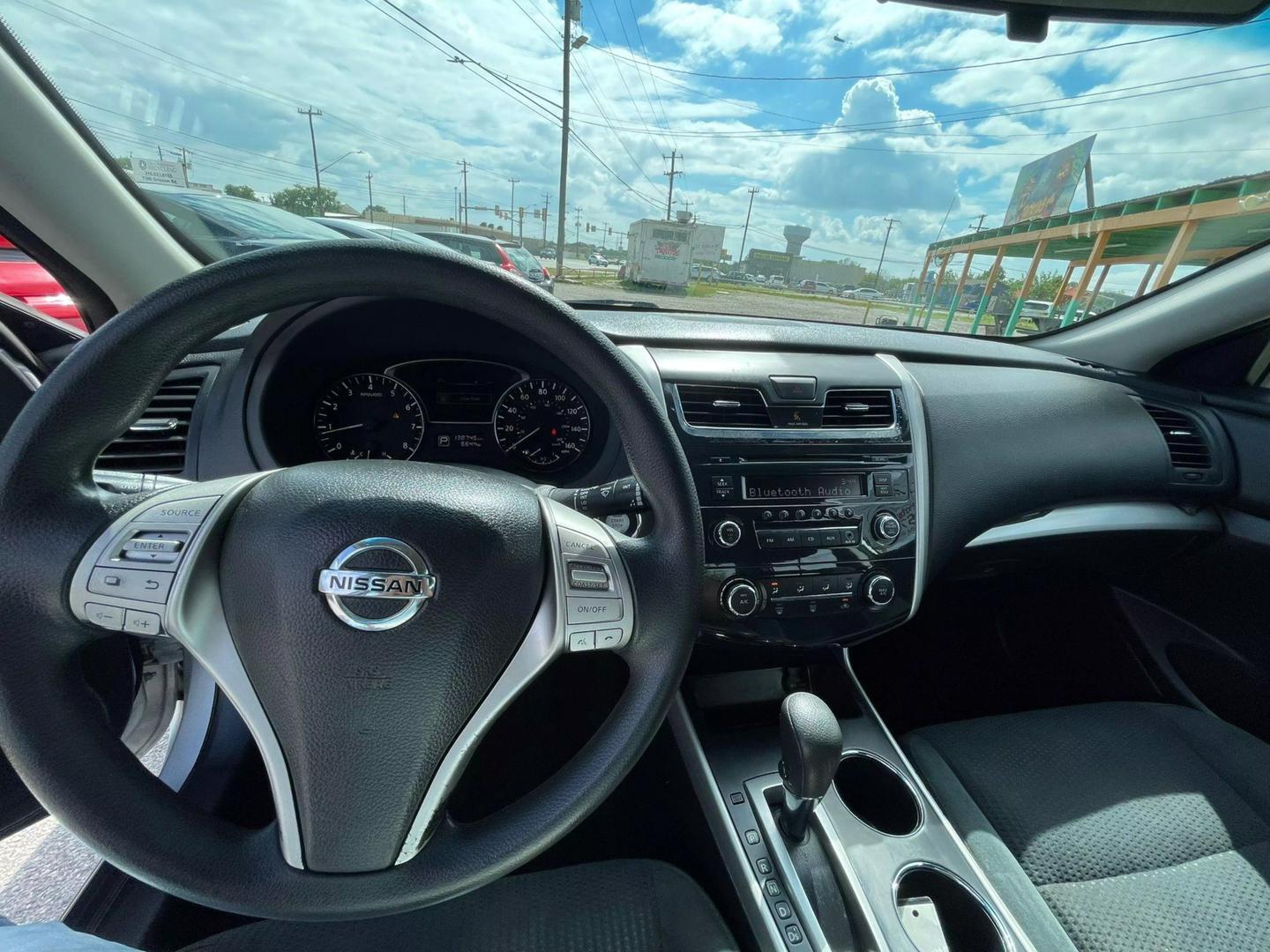 2015 Nissan Altima S photo 6