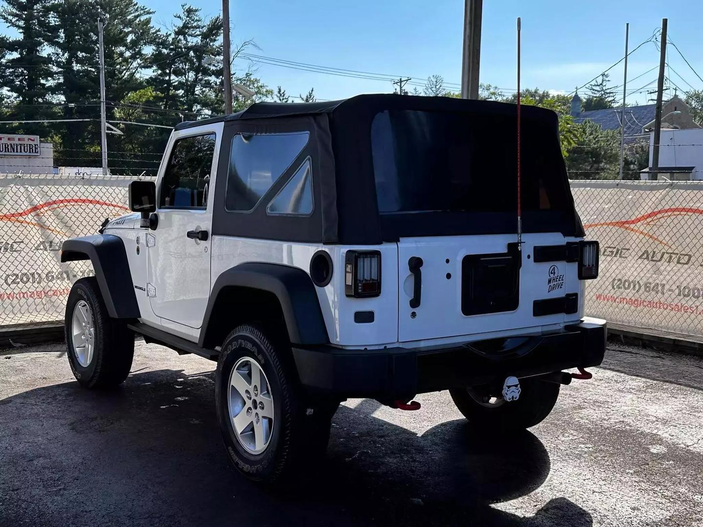 2016 Jeep Wrangler - Image 7