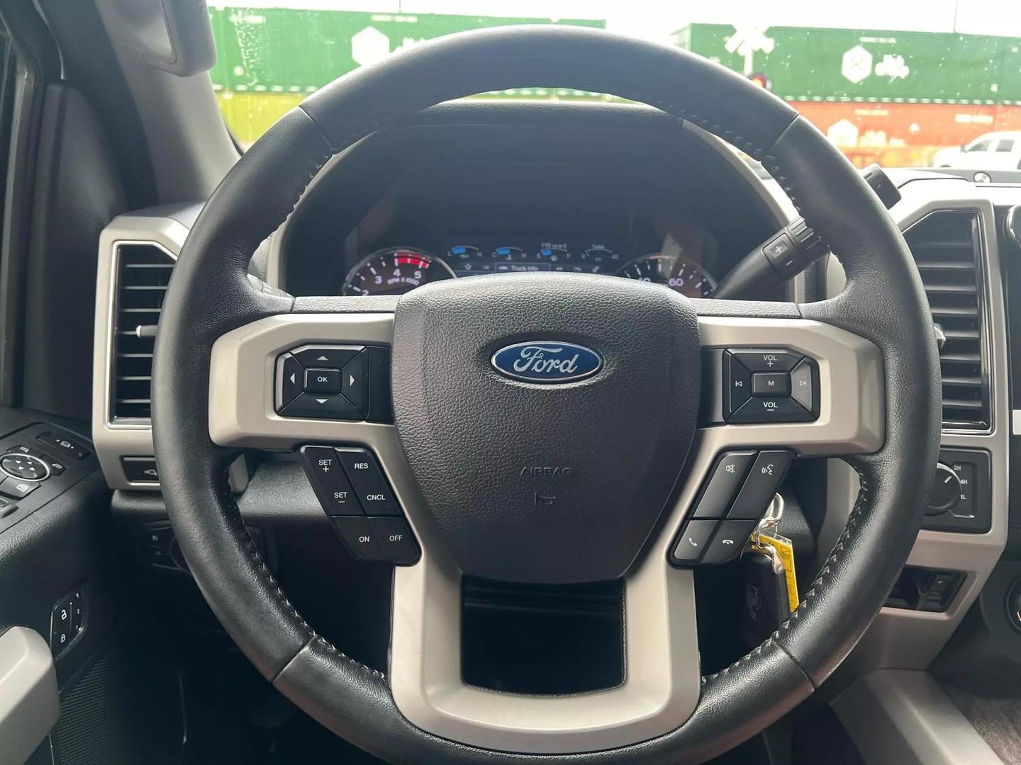 2019 Ford F250 Super Duty Crew Cab - Image 21