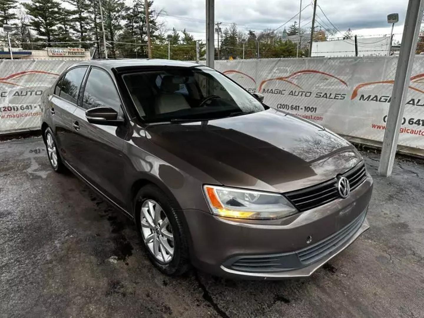 2011 Volkswagen Jetta - Image 10