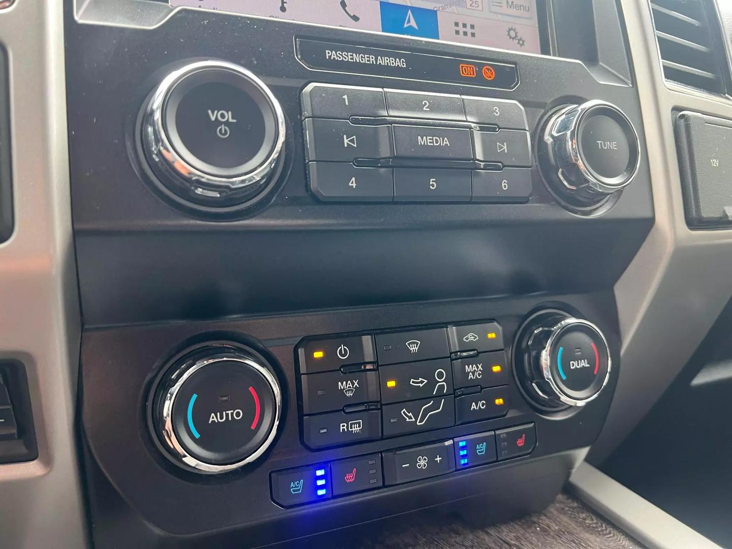 2019 Ford F250 Super Duty Crew Cab - Image 29