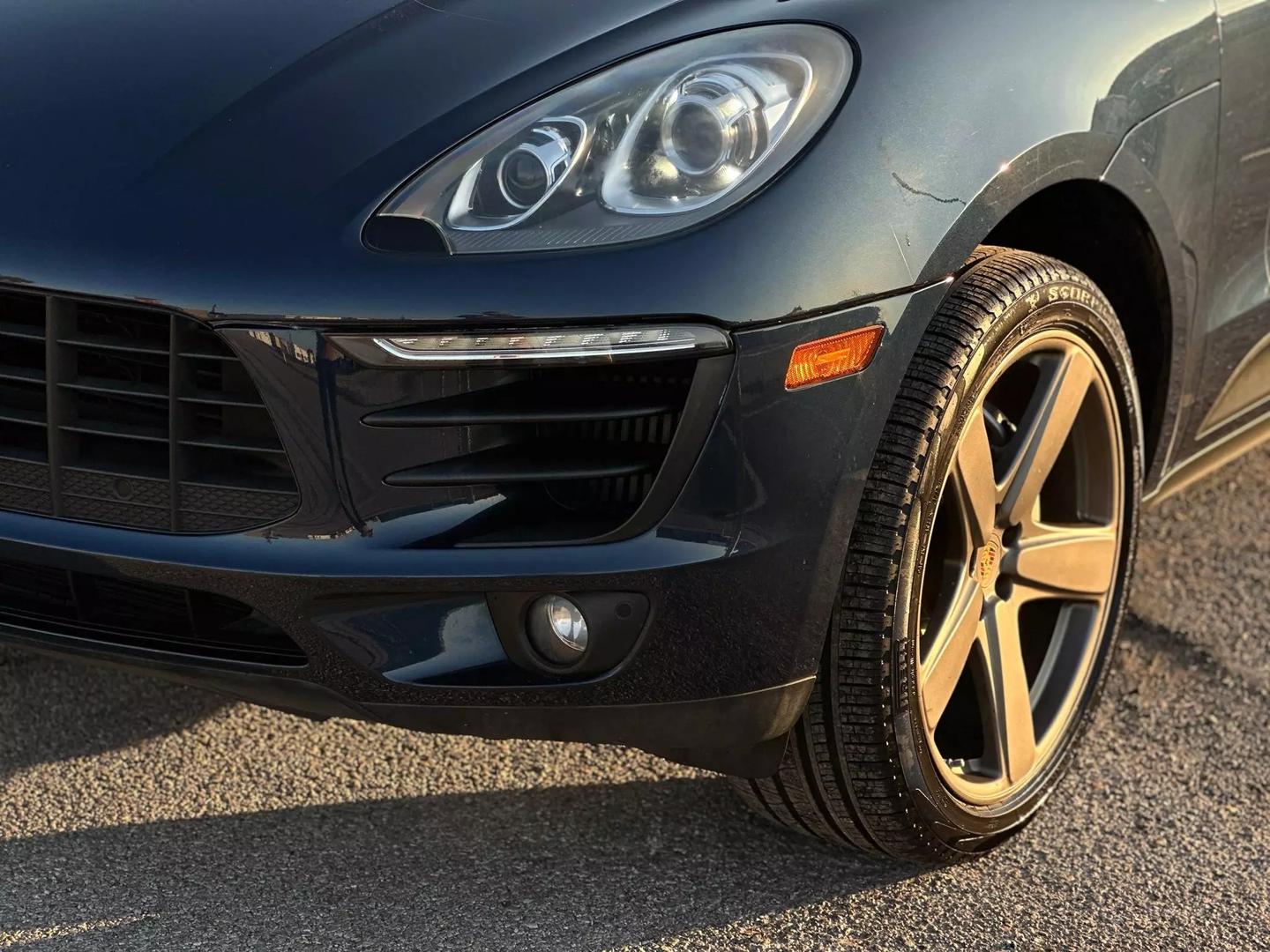 2016 Porsche Macan - Image 13