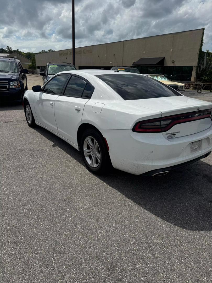 2019 Dodge Charger SXT photo 4