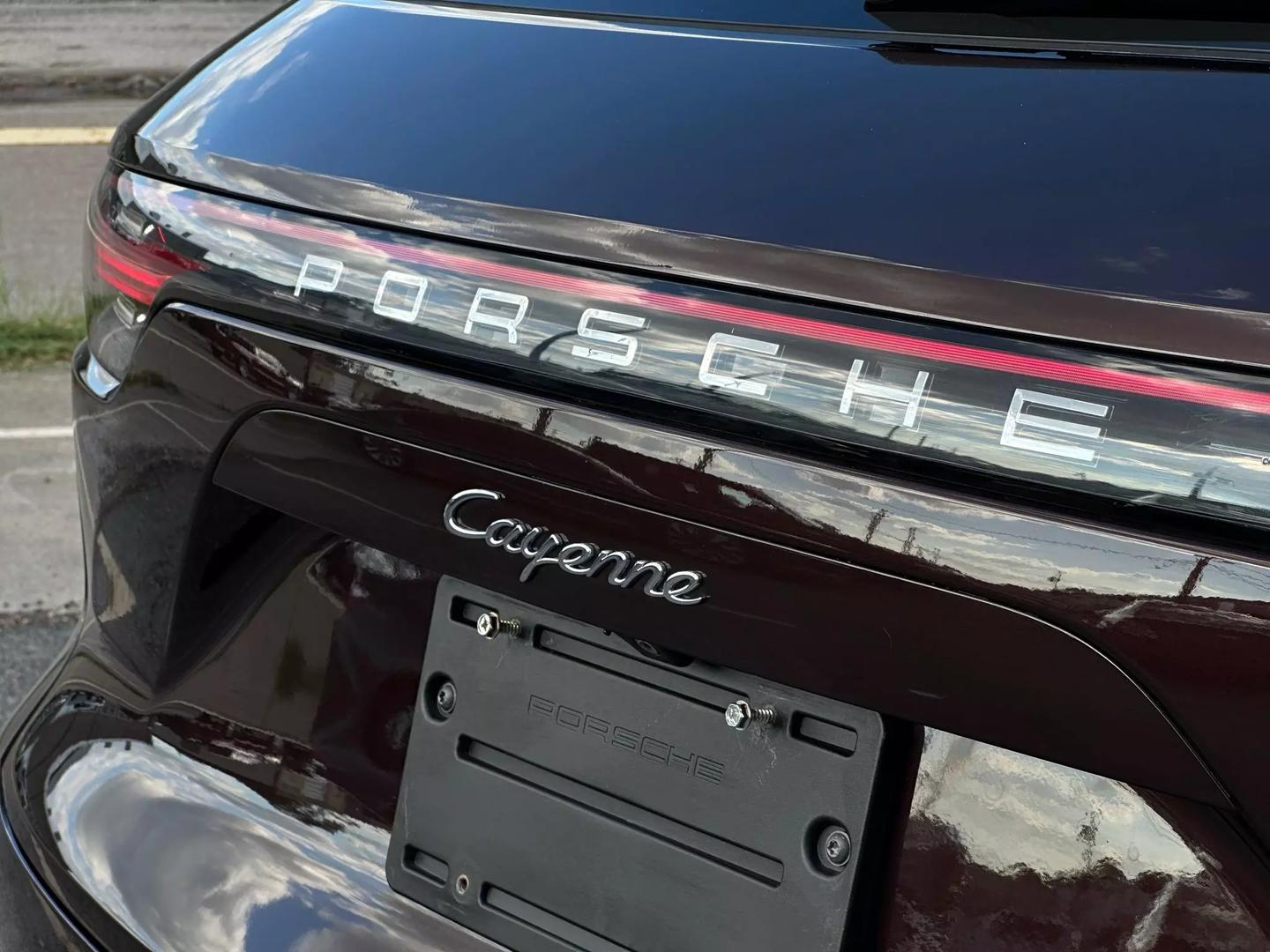 2019 Porsche Cayenne - Image 17